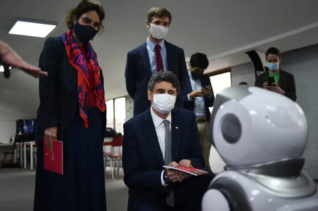 Ministerios del Trabajo y de Ciencia lanzan 5.000 cupos para cursos en línea gratuitos de habilidades digitales y tecnología