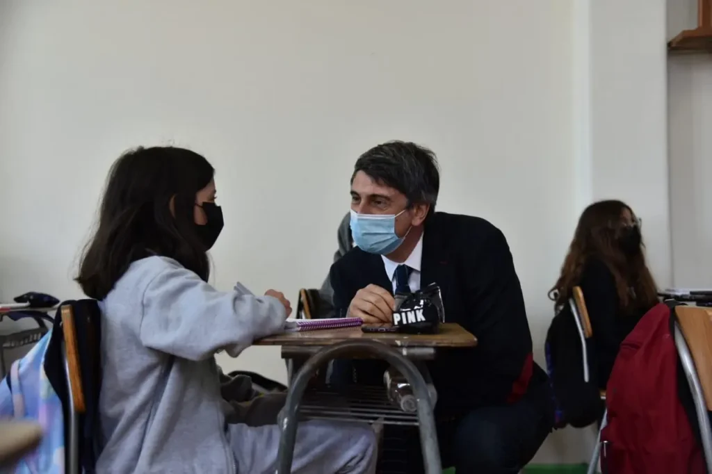Escolares de Antofagasta se suman a inédito Programa Escolar Satelital