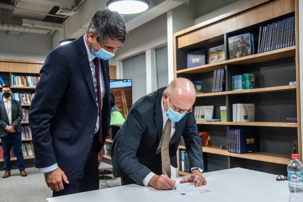 Declaración de Punta Arenas: Francia y Alemania lideran grupo que firma compromiso con el conocimiento y el desarrollo sostenible del Polo Austral