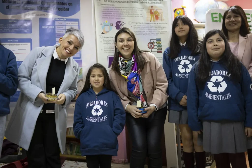 Ministra de Ciencia se reunió con ganadores del Concurso Congreso Explora 2021 en visita a la Región de Los Lagos