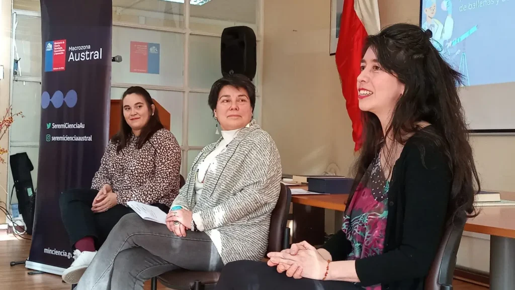 Científicas comparten con escolares sus experiencias haciendo investigación en terreno