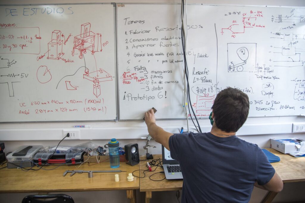 Ministerio de Ciencia inició Catastro de Centros y Laboratorios de Investigación a nivel nacional