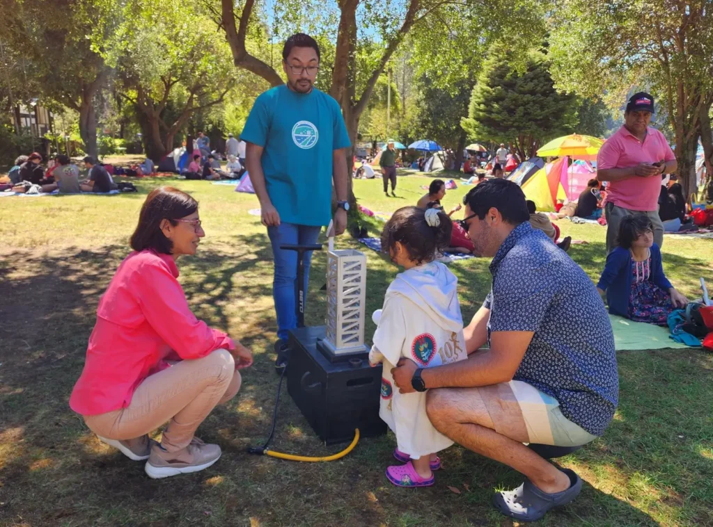 Niñas y niños disfrutaron con actividades científicas en el Balneario de San Pedro de la Paz
