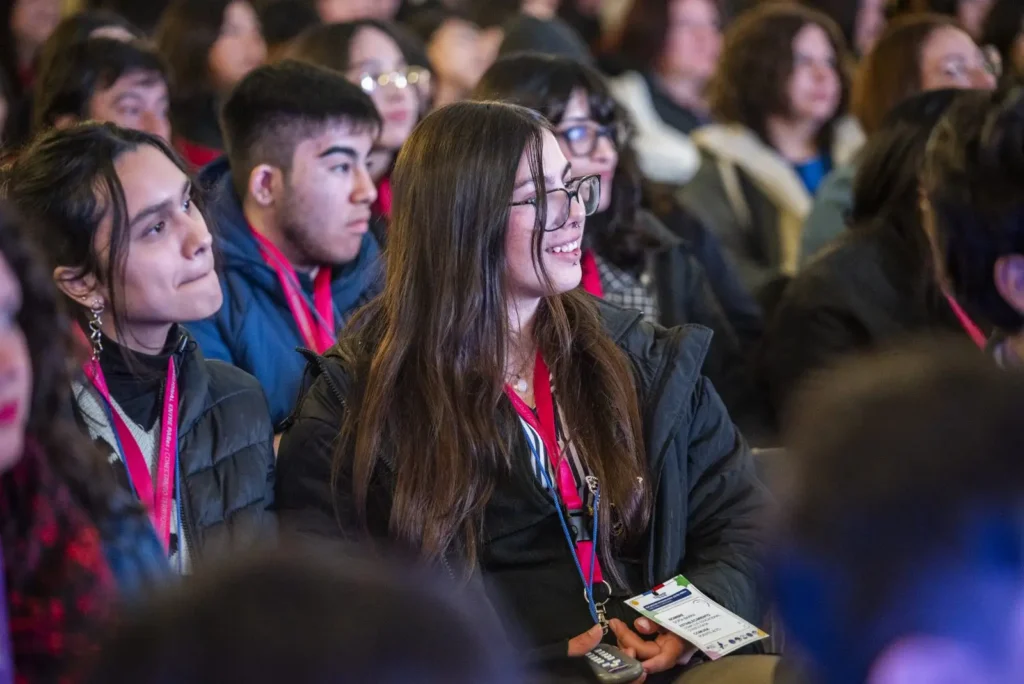 Cupo Explora-UNESCO ofrece 779 cupos para que jóvenes con trayectoria científica ingresen a la universidad el próximo año